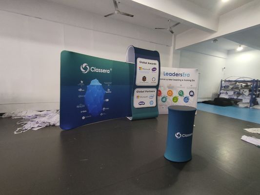 PET 250gsm modulare Messen-Ausstellungs-Anzeigen-hintergrundbeleuchteter Stand-Stand, der 3X3 beleuchtet