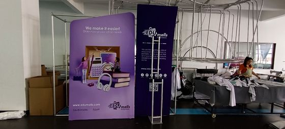10ft ziehen gerader Kurven-Hintergrund-Fahnen-Werbungs-Messen-Stand Fahnen hoch